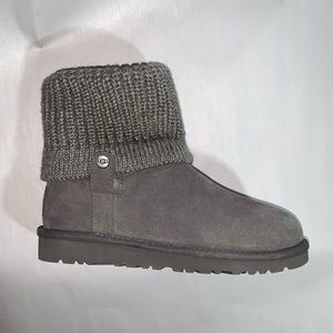 nwob authentic UGG AUSTRALIA size 3 wool/shearling